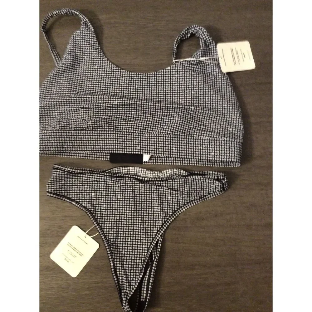 New NWT Fabletics Scoop Neck Bralette and Thong Set Large Black Print